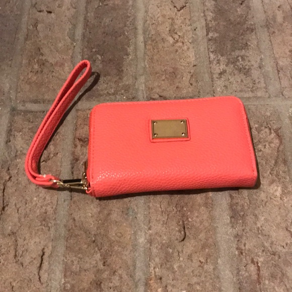Handbags - Small Peach Wristlet